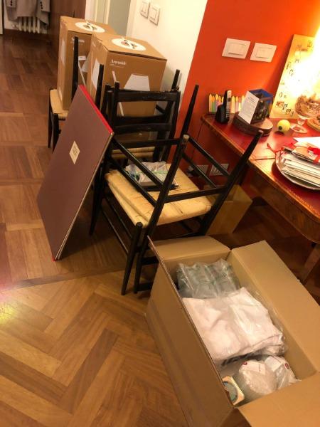 Trasporto sedie e scatole da Milano a Parigi